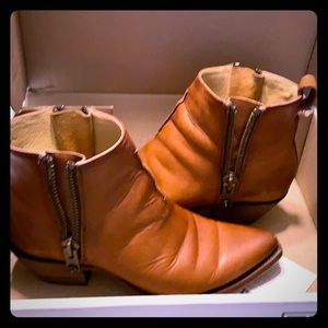 Frye Sasha Moto shortie